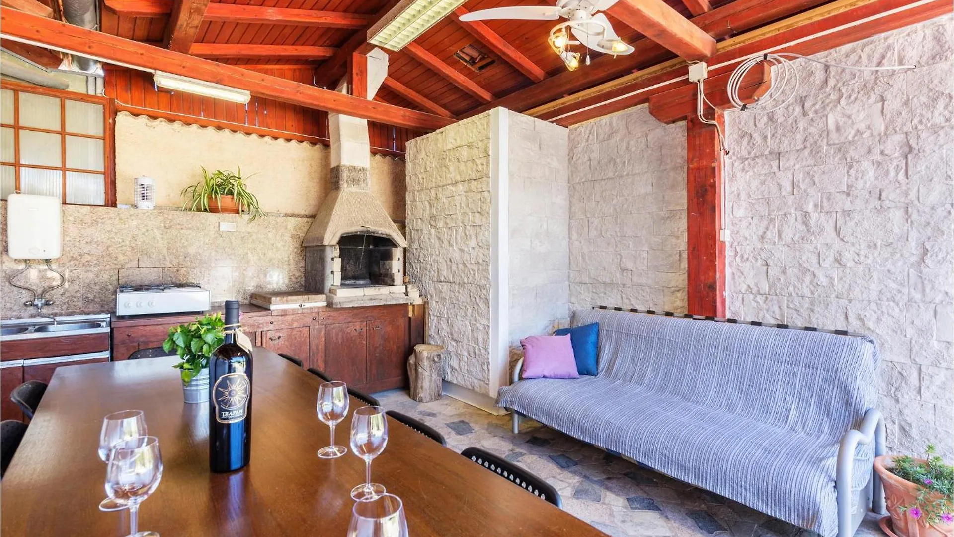 Stunning Apartment In Pula With Kitchen 0*,  Chorvatsko